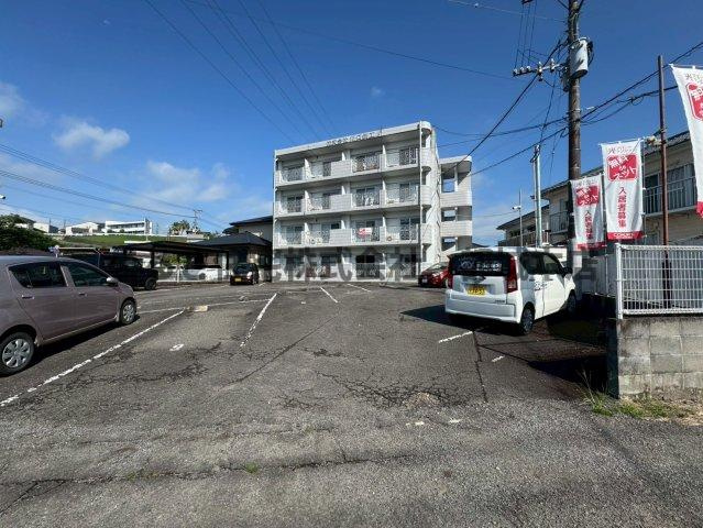 コウガマンションⅡの駐車場