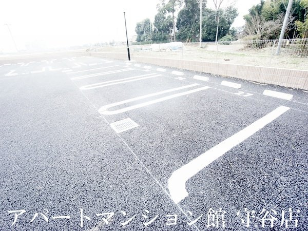 ビレッジヒルⅦの駐車場