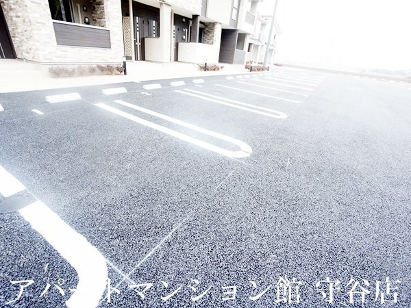 ビレッジヒルⅦの駐車場