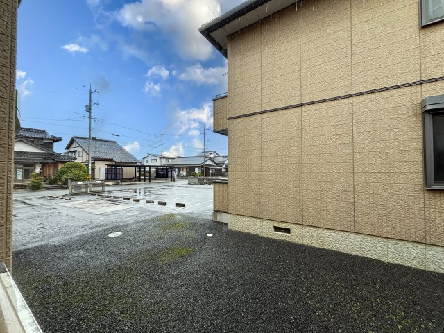 ファミーユ中野A棟の駐車場