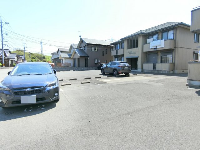 ファミーユ中野A棟の駐車場