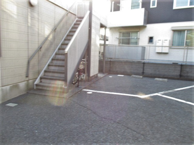 【駐車場】 | フレーサーズA | いつでも目の届く敷地内に駐車場があります♪荷物がかさばりがちなお買物にも、敷地内駐車場があると便利ですよ！