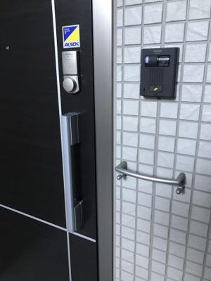 【玄関】 | WISTERIA　PLACE　E・B・R | WISTERIA PLACE E・B・R（ウィステリアプレイス イービーアール）