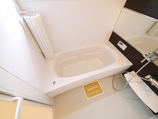 カスティ　グイードの浴室|落ち着いた空間のお風呂です