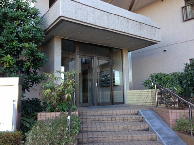 【エントランス】 | 江田ロビニア | 東急田園都市線「江田」駅徒歩2分と好立地！