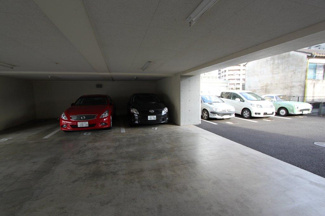 【駐車場】