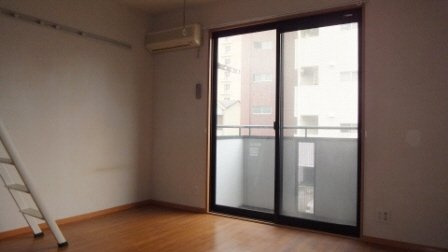 シルフハイムの居間・リビング|室内明るいです