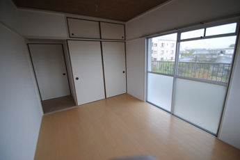 【寝室】 | 同物件、別部屋の写真です。
