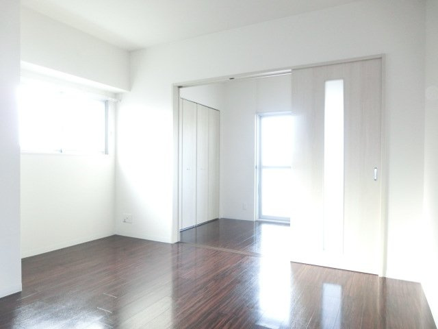 大阪市淀川区十三東１丁目の賃貸マンションの居間・リビング