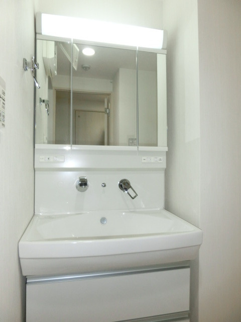 大阪市淀川区十三東１丁目の賃貸マンションの独立洗面台