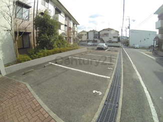 【駐車場】