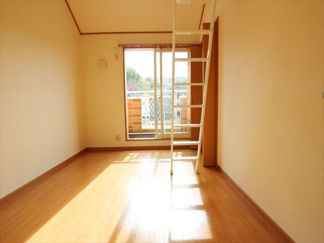 シャレー輝き　弐番館の居間・リビング