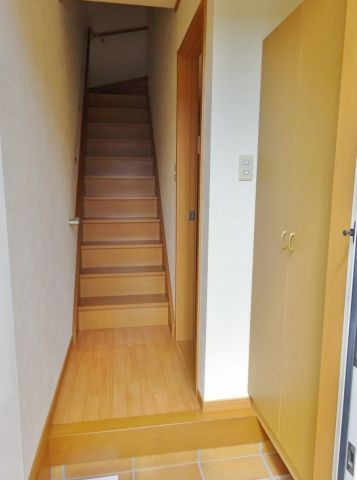 シャレー輝き　弐番館の玄関