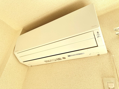 【設備】 | カロス新百合 | 暑い夏や寒い冬に大活躍のエアコン付きです☆冷暖房完備で1年中快適に過ごせます♪