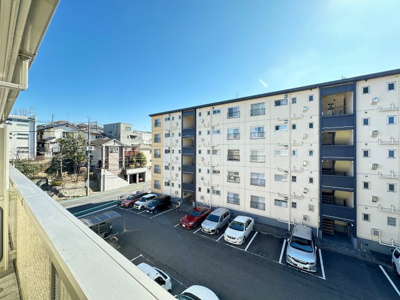 【展望】 | カロス新百合 | バルコニーからの眺望です♪3階にあるので人目が気にならないのが嬉しいですよね☆