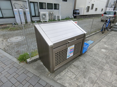 【その他共用部分】 | フェリシア コート | 敷地内ごみ置き場でごみ出しもらくらく～♪忙しい社会人さんや学生さんにもうってつけ！