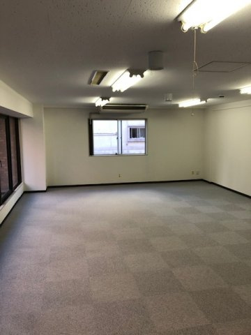 新宿区新宿１丁目の事務所の内装