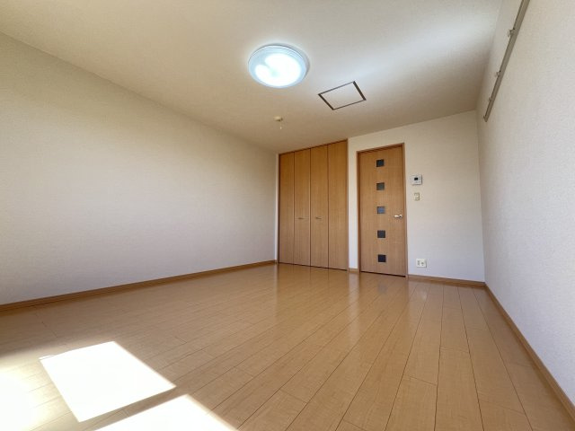 アヴァンス翼の洋室