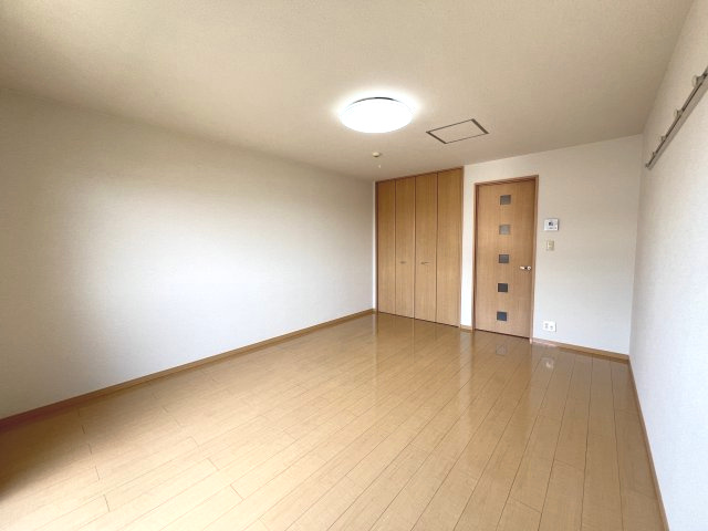 アヴァンス翼の洋室