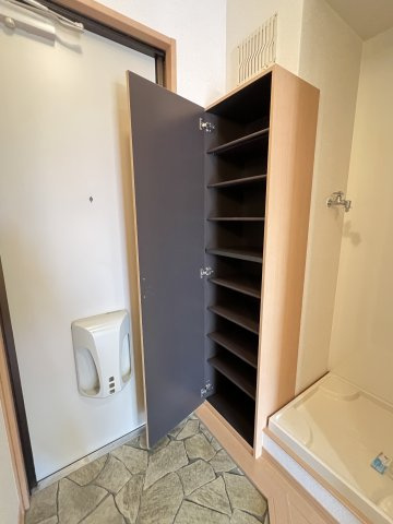 アヴァンス翼の玄関|シューズボックス