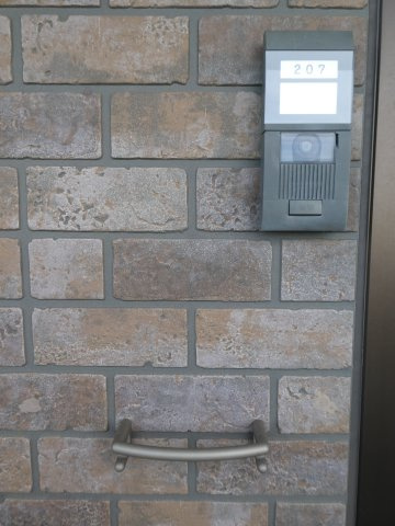 アヴァンス翼の設備|玄関横に濡れた傘を置くことができます