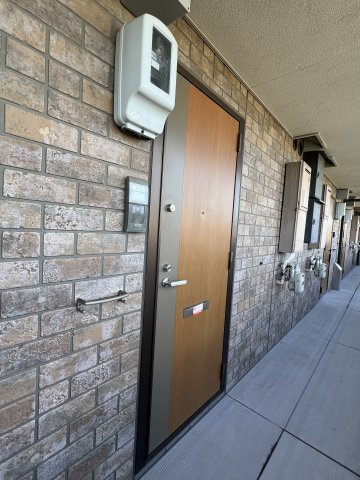 アヴァンス翼の玄関