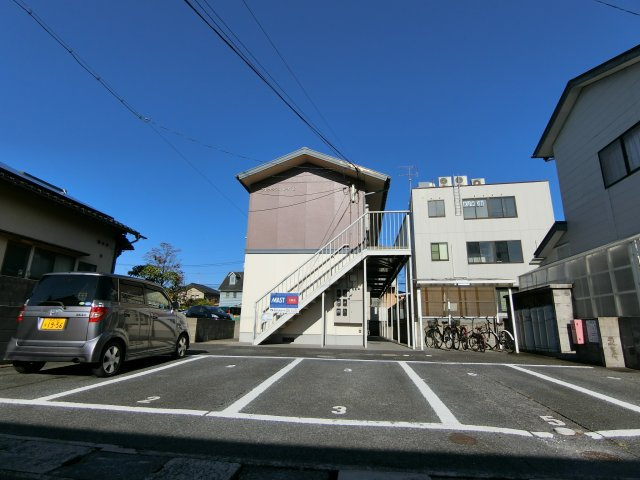 フレグランスレイC　の駐車場