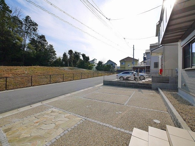 奈良市押熊町戸建（211-46）の駐車場
