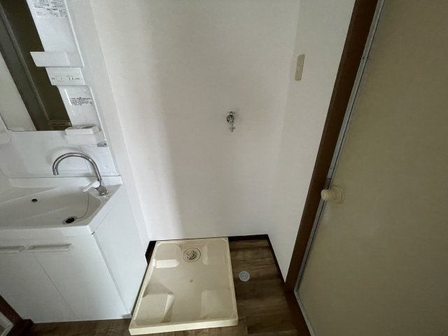 【洗面所】 | 生駒マンション | 洗濯機置場