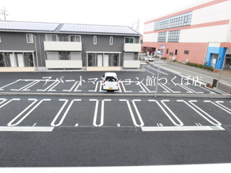 【駐車場】