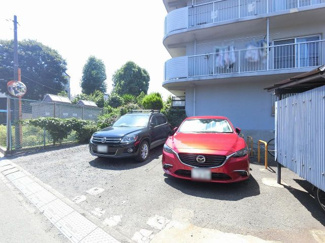 【駐車場】