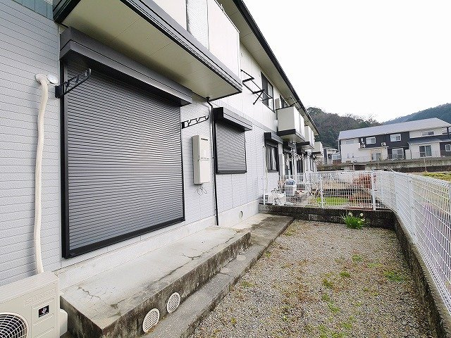 シェルゼファーの庭|簡単な家庭菜園も楽しめるお庭です