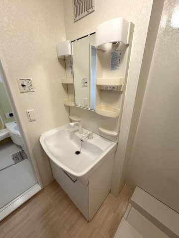 セジュールグランデ　B棟の独立洗面台