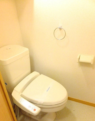 【トイレ】 | プラム | バストイレ別。温水洗浄便座付き