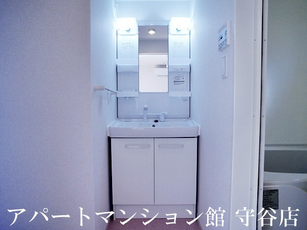 クローバーの独立洗面台
