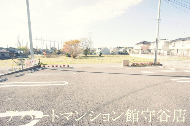 アヴニール・ヒルズの駐車場