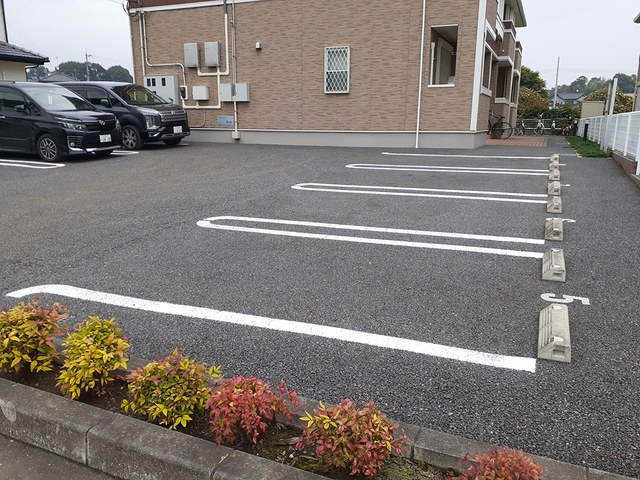 アヴニール・ヒルズの駐車場