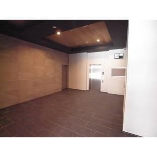【エントランス】 | ＭＯＤＥＲＮ　ＰＡＬＡＺＺＯ天神北Ⅱ | ゆとりのあるエントランスです