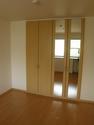 【洋室】 | ロイヤルヒル岩松Ⅱ