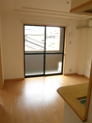 【居間・リビング】 | ロイヤルヒル岩松Ⅱ