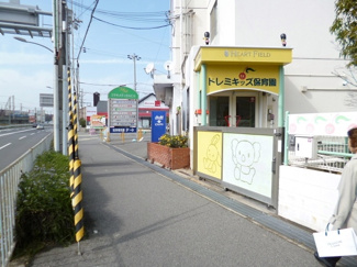 【周辺】 | 物件とＪＲ舞子駅の途中の保育所