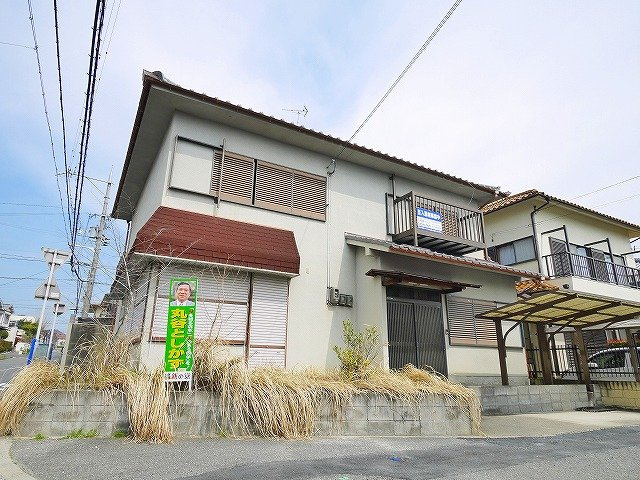 泉原町駐車場付定期借家権住宅の外観