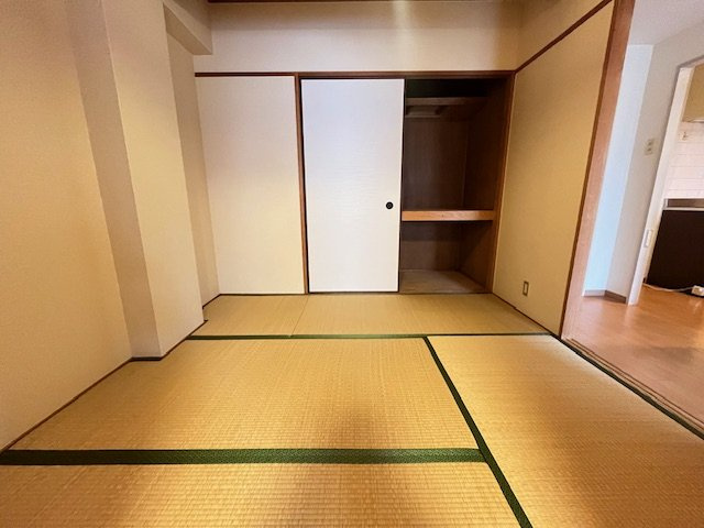 エレガントライフマンションの和室