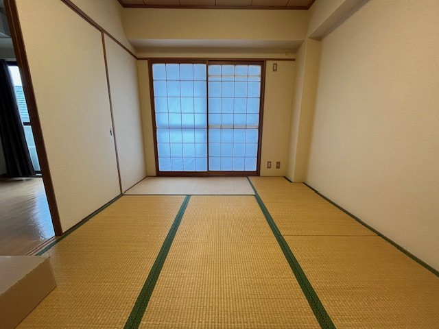 エレガントライフマンションの和室