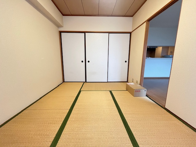 エレガントライフマンションの和室