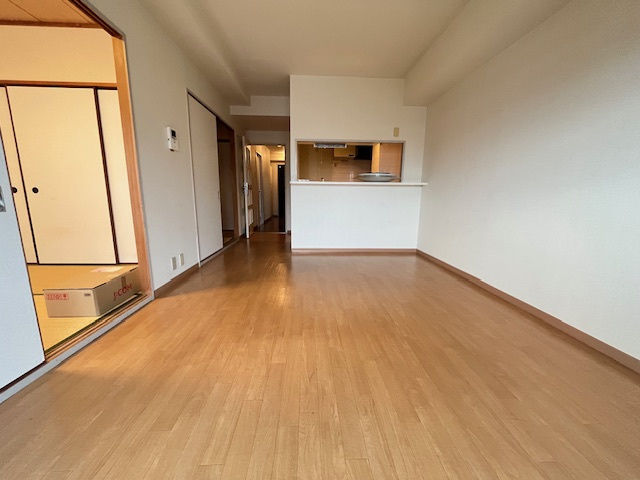 エレガントライフマンションの居間・リビング