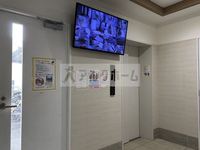 ラ・フォーレ久宝園のロビー|ラ・フォーレ久宝園　防犯カメラ