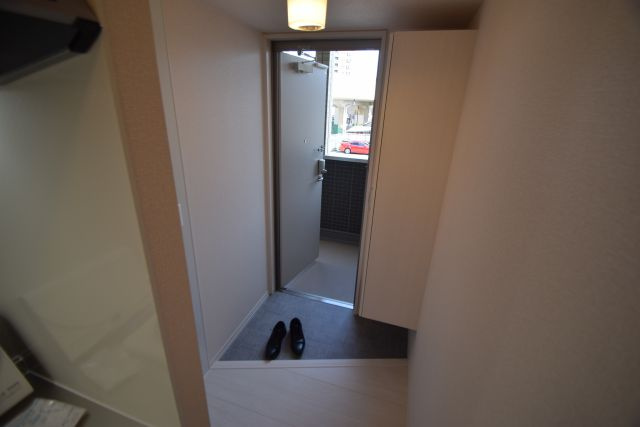 ライフステーション船橋の玄関|収納もある玄関です