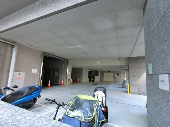 【エントランス】