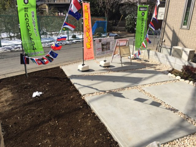 【駐車場】 | さいたま市緑区三室デザイナーズハウス新築全1棟　 | 接道間口も広く、ストレス無く駐車出来ます